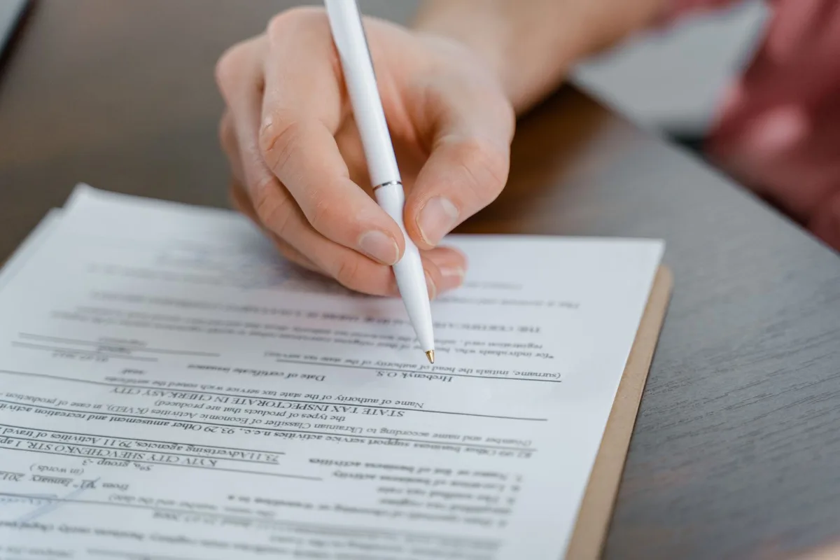 Evergreen auto-renewal clause highlighted in a marketing services agreement